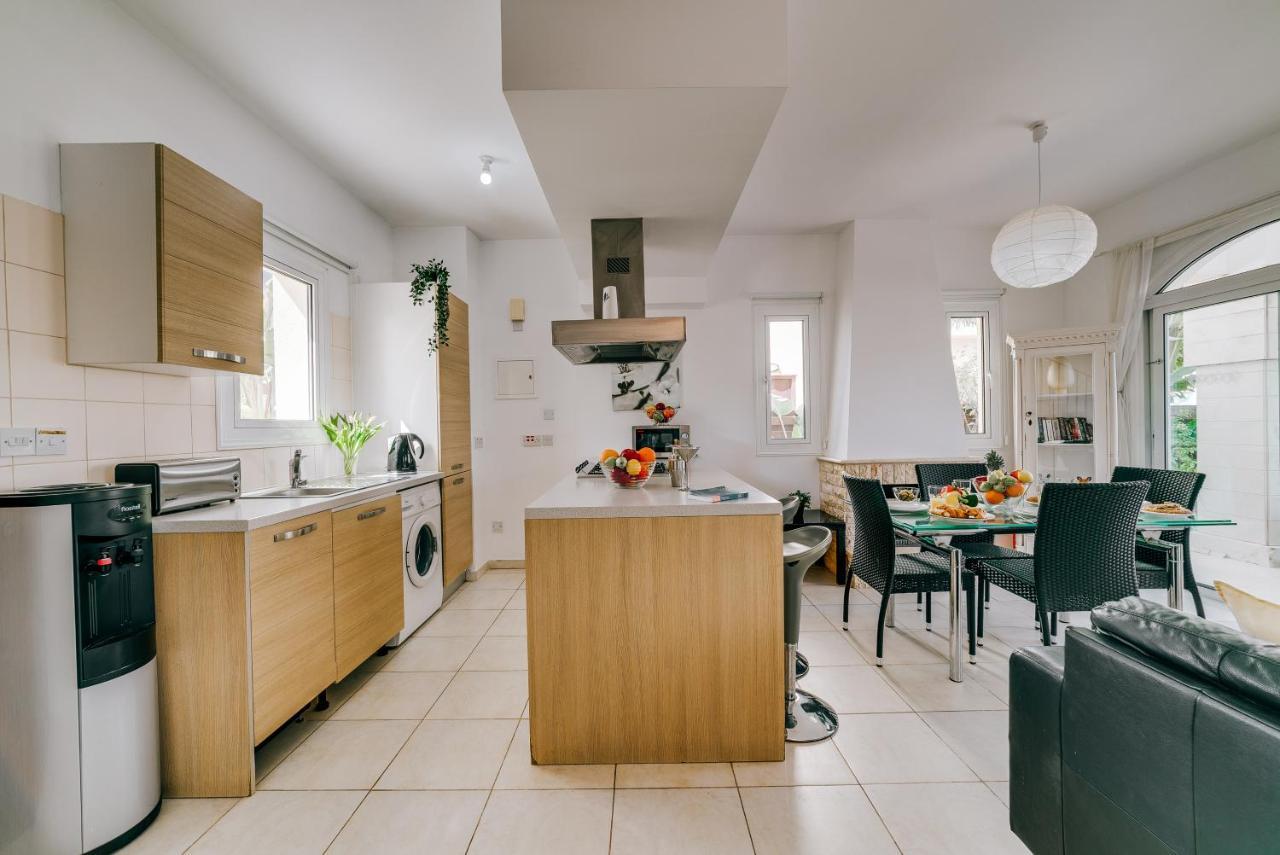 Villa Abbie Paralímni Kültér fotó
